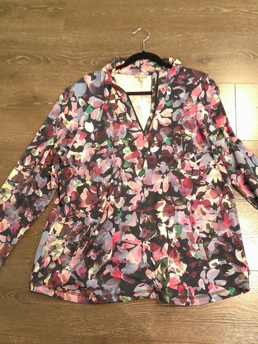 T By Talbots Geometric designed pull over jacket for working out Size XL NWT